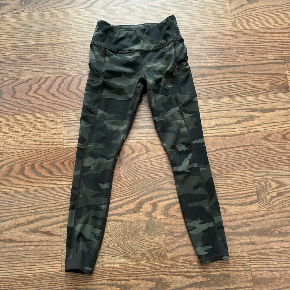 athleta camo leggings